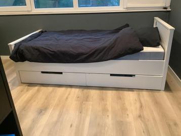 Wit Eenpersoonsbed met Opberglades beschikbaar voor biedingen