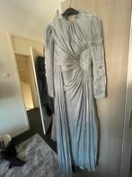 Elegante grijze galajurk, Kleding | Dames, Gelegenheidskleding, Maat 38/40 (M), Galajurk, Ophalen of Verzenden, Zo goed als nieuw