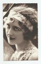 Oude kaart - Dame met Haarband, Verzamelen, Foto's en Prenten, Ophalen of Verzenden, Voor 1940