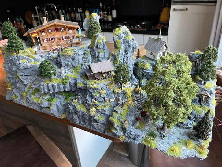 Alpenwiese Kapelle rots diorama ho 1/87, Hobby en Vrije tijd, Modelbouw | Figuren en Diorama's, Zo goed als nieuw, 1:50 of kleiner