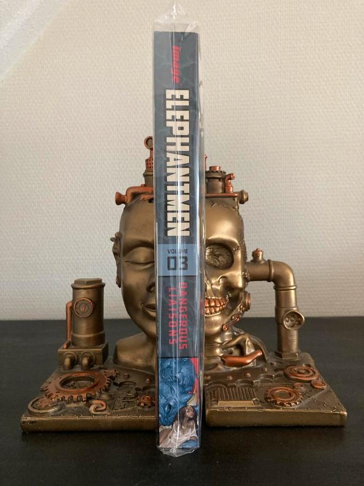 Elephantmen Vol. 03 Dangerous Liaisons TPB, Boeken, Strips | Comics, Zo goed als nieuw, Ophalen of Verzenden
