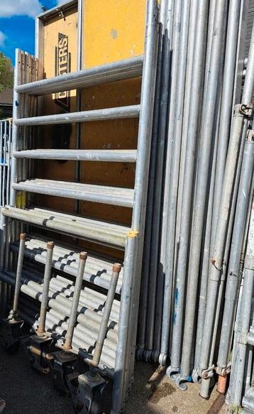 Te koop  rolsteiger Werkhoogte 8.20 mtr Met Fiberdec  beschikbaar voor biedingen