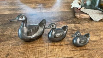 Vintage set van 3 tinnen eenden doosjes beschikbaar voor biedingen