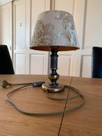 Tafellampje met koperen voet, Huis en Inrichting, Lampen | Tafellampen, Ophalen of Verzenden