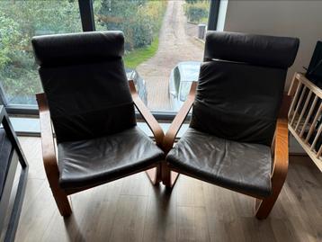 Twee IKEA Poang stoelen beschikbaar voor biedingen