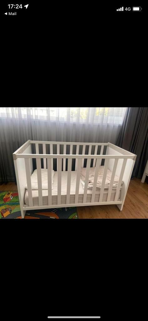 Stevig wit ledikant – in goede staat, Kinderen en Baby's, Babywiegjes en Ledikanten, Zo goed als nieuw, Ledikant, Ophalen