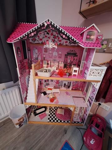 Poppenhuis  beschikbaar voor biedingen