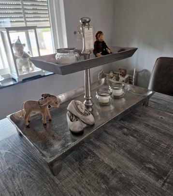 Mooie grote zware zilver ruw nikkel etagere  beschikbaar voor biedingen