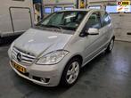 Mercedes-Benz A-klasse 150 Avantgarde, Auto's, Voorwielaandrijving, 15 km/l, Zwart, Leder en Stof