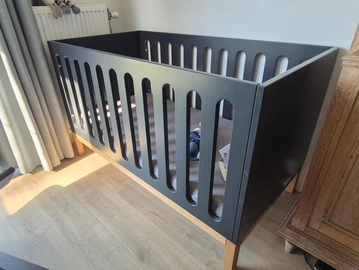 bed - meegroeibed QUAX + matras AEROSLEEP + commode QUAX, Kinderen en Baby's, Kinderkamer | Bedden, 140 tot 160 cm, 70 tot 85 cm