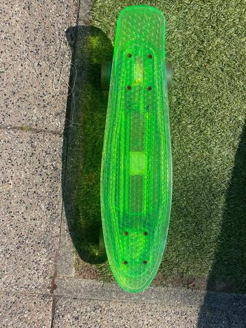 Pennyboard met lichtjes beschikbaar voor biedingen