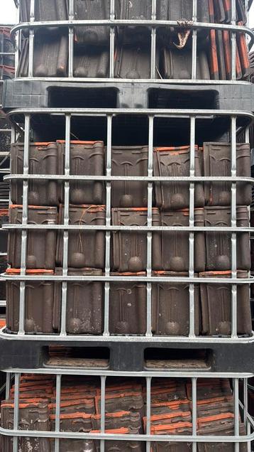 2.600 kruispannen kruis dakpannen gebr. Laumans beschikbaar voor biedingen