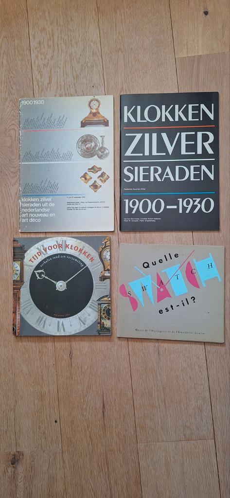 klokken en horloges enkele boekjes / folders, Antiek en Kunst, Antiek | Klokken, Ophalen of Verzenden
