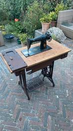 Oma’s klassieke Singer trapnaaimachine, Antiek en Kunst, Antiek | Naaimachines, Ophalen