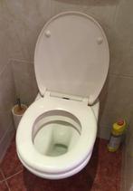 Toilet met toebehoren / pergamon champagne kleur, Ophalen, Gebruikt, Steen, Toilet