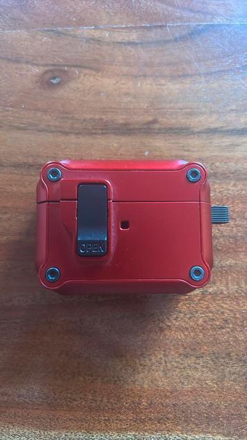 Beschermhoesje voor airpod bakje beschikbaar voor biedingen