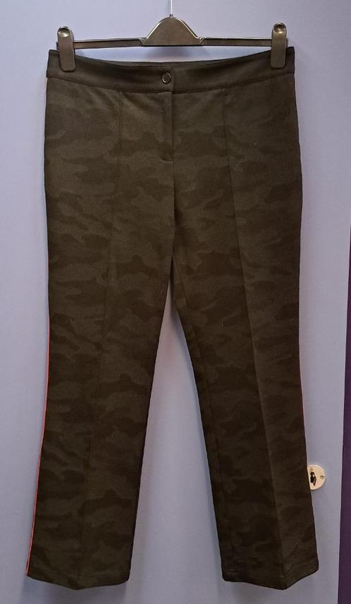 Marc Aurel broek camouflage / army print rode bies 40 44273, Kleding | Dames, Broeken en Pantalons, Zo goed als nieuw, Maat 38/40 (M)