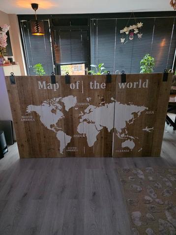 Wandbord Wereldkaart  beschikbaar voor biedingen