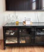 Stoere Zwarte Kast met Glas, Ophalen, Gebruikt, 100 tot 150 cm, Minder dan 100 cm