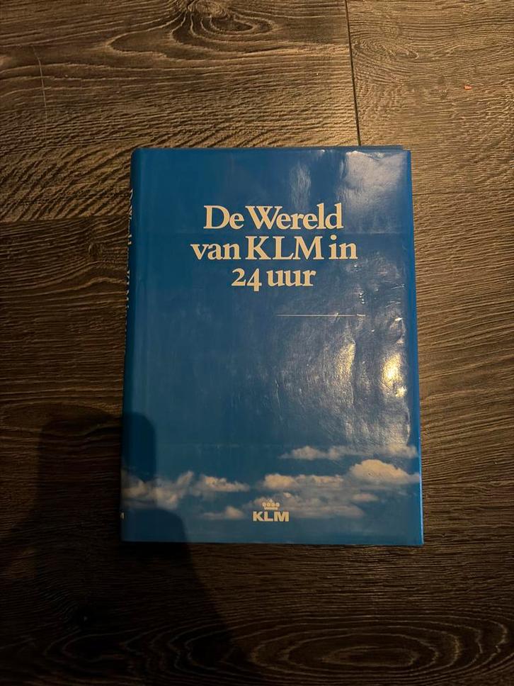 KLM Dik Boek - De Wereld van KLM in 24 uur, Boeken, Techniek, Gelezen, Overige onderwerpen, Ophalen of Verzenden
