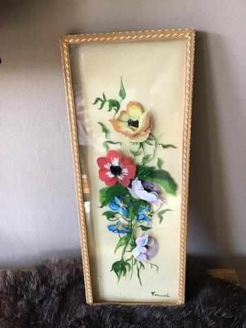 Vintage Pasqual Wanddecoratie met verdiepte bloemen beschikbaar voor biedingen