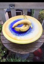 Blauw gele schaal, glas taartjes schaal, plateauschaal 39 cm, Antiek en Kunst, Antiek | Glas en Kristal, Ophalen of Verzenden