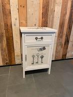 Sierlijk beige nacht/ bijzetkastje, Ophalen, 70 cm of meer, Hout, 65 cm of meer