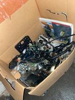 Verhuisdoos vol GY6 scooter onderdelen, Fietsen en Brommers, Brommeronderdelen | Scooters, Ophalen of Verzenden, Gebruikt, Overige typen