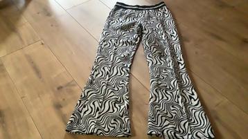 Broek maat  128/134 beschikbaar voor biedingen