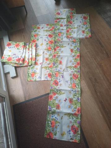 Tafelkleden Set met Bloemenmotief beschikbaar voor biedingen
