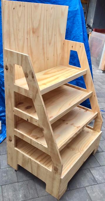 HOUTEN ETALAGEKAST / ETAGÈRE beschikbaar voor biedingen