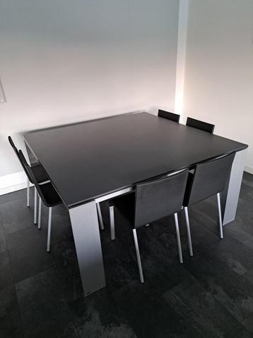  Eettafel Rolf Benz en 6 Vitra stoelen beschikbaar voor biedingen