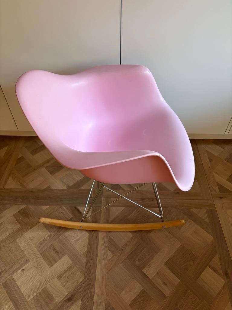 Roze Schommelstoel - Modern Design, Huis en Inrichting, Stoelen, Gebruikt, Eén, Kunststof, Overige kleuren, Ophalen