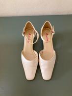 Rainbow Club ivoorkleurige satijnen bruidsschoenen maat 37, Rainbow, Wit, Schoenen, Ophalen of Verzenden
