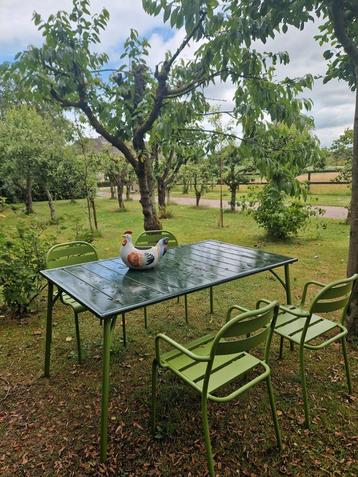 Groen metalen strak design tuinset - 4 armstoelen + tafel beschikbaar voor biedingen