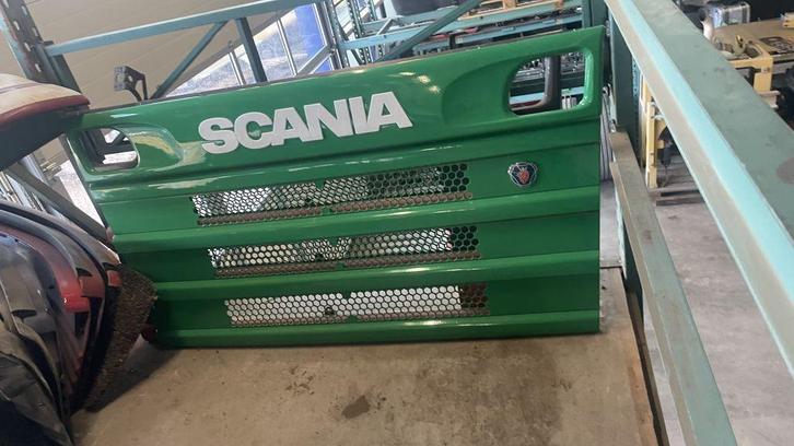 Scania Grille 4 serie van 164, Auto-onderdelen, Vrachtwagen-onderdelen, Scania, Carrosserie en Plaatwerk, Gebruikt