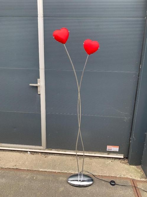 Staande lamp Love is in the Air met 2 hartjes, Huis en Inrichting, Lampen | Vloerlampen, Zo goed als nieuw, 150 tot 200 cm, Glas