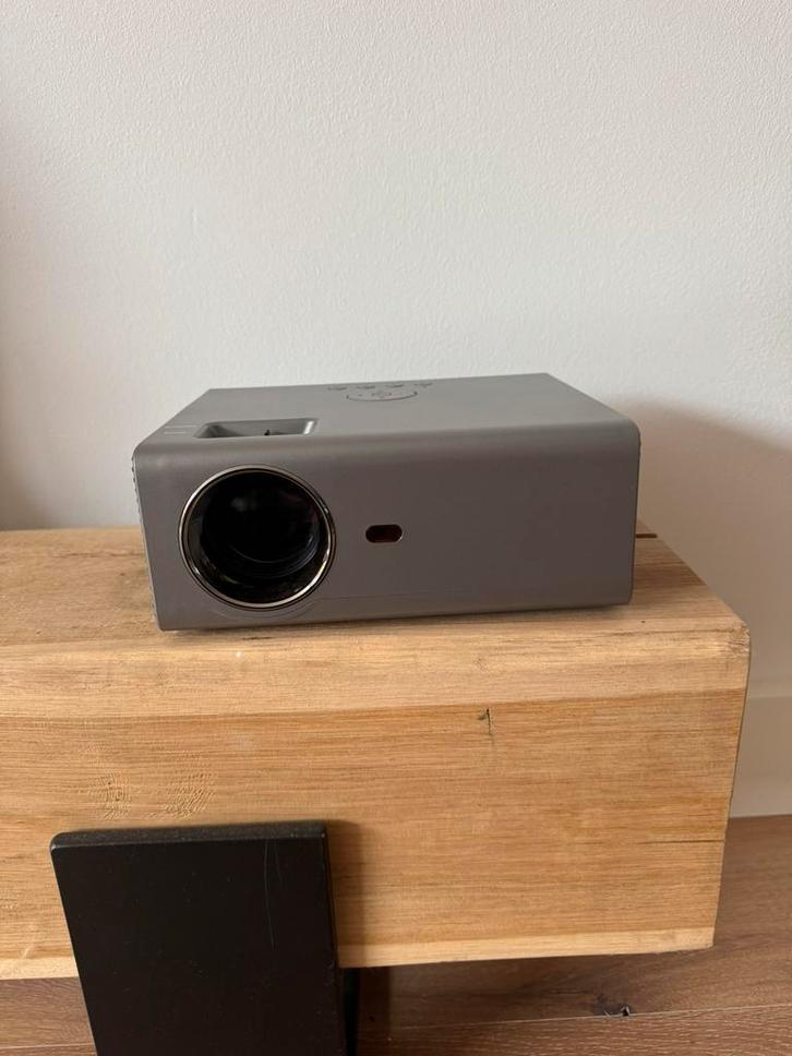 BEAMER Nor-tec LED Projector ZGAN 1x gebruikt, Audio, Tv en Foto, Beamers, Zo goed als nieuw, LED, Verzenden