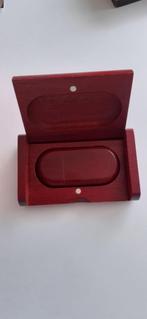 3 USB sticks in houten kistje, Ophalen of Verzenden, Nieuw, 4 GB