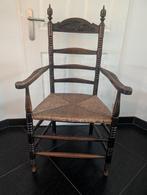 Landelijke houten stoel rieten zitting en houtsnijwerk, Ophalen