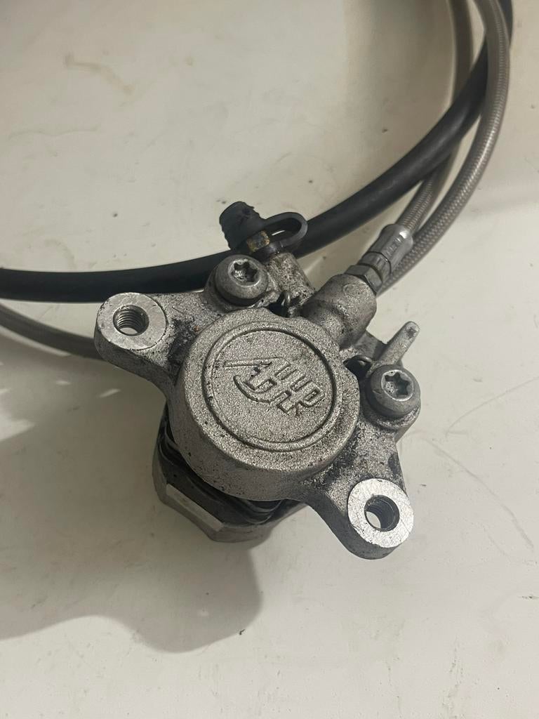 AJP Remklauw met Leiding Achterzijde, Ophalen of Verzenden, Gebruikt