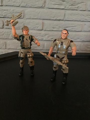2 speelgoed actie poppetjes soldaten met geweer (set 66) beschikbaar voor biedingen