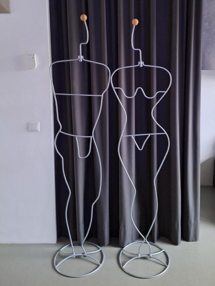 vintage Ikea design Häpen mannequin dress-boy girl 100€/paar, Huis en Inrichting, Woonaccessoires | Kapstokken, Gebruikt, Staande kapstok