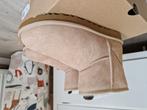 UGG laarzen beige maat 40, Kleding | Dames, Schoenen, Ophalen, Nieuw, Beige