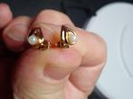 Gouden oorbellen 18 karaat

Gekweekte Zoetwater parel, Sieraden, Tassen en Uiterlijk, Oorbellen, Ophalen of Verzenden, Zo goed als nieuw