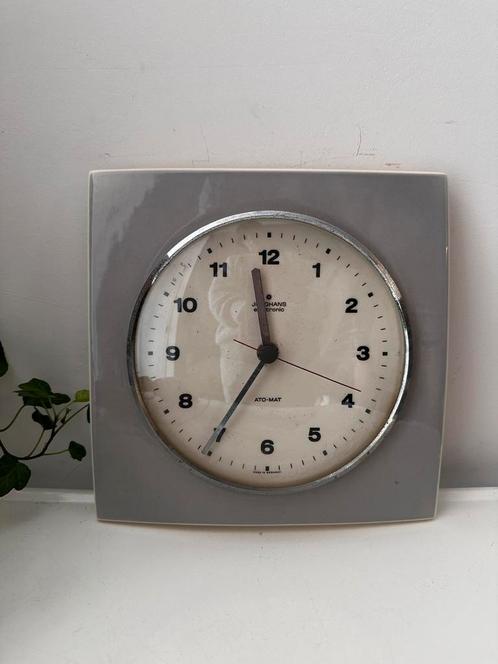 Junghaus jaren 60 wandklok, Antiek en Kunst, Antiek | Klokken, Ophalen of Verzenden