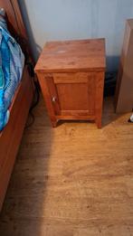 Elektrisch bed (defect) + 2 nachtkastjes, Ophalen