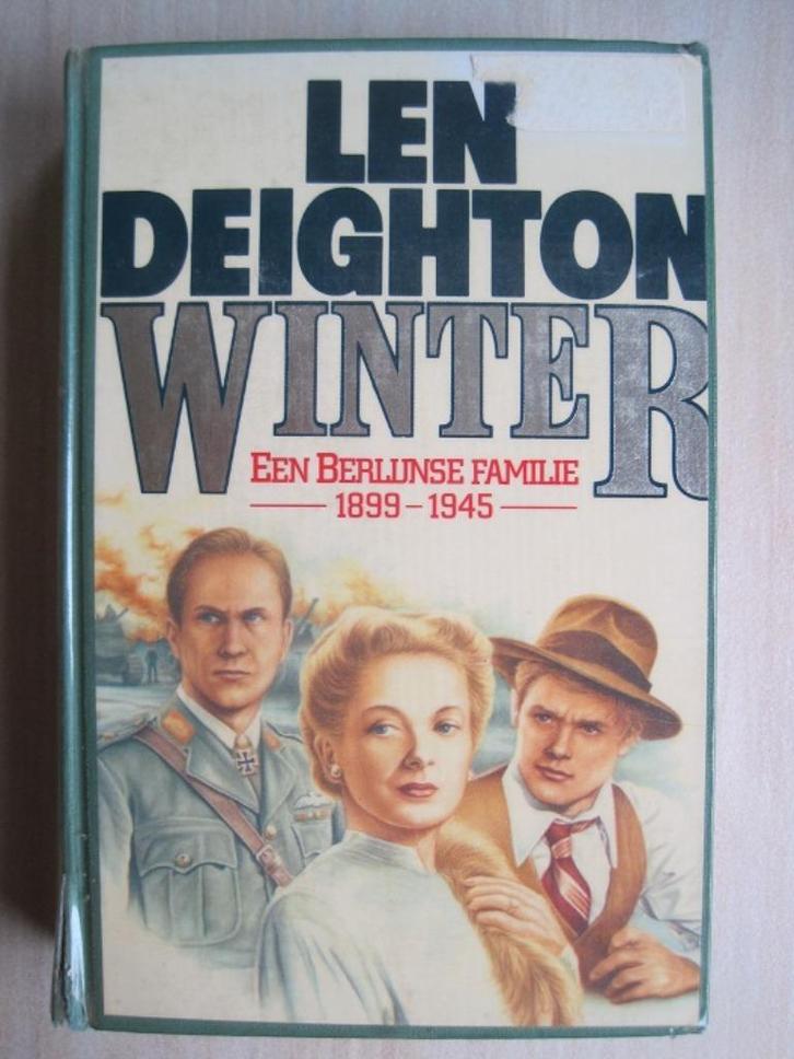 379 - Winter een Berlijnse familie - Len Deighton, Boeken, Romans, Zo goed als nieuw, Europa overig, Verzenden