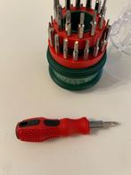 Bitset met verschillende maten bitjes en schroevendraaier, Doe-het-zelf en Verbouw, Gereedschap | Handgereedschap, Ophalen of Verzenden