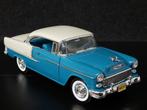 AutoWorld 1:18 1955 Chevrolet Bel Air hardtop blauw-wit, Hobby en Vrije tijd, Modelauto's | 1:18, Overige merken, AutoWorld, Auto